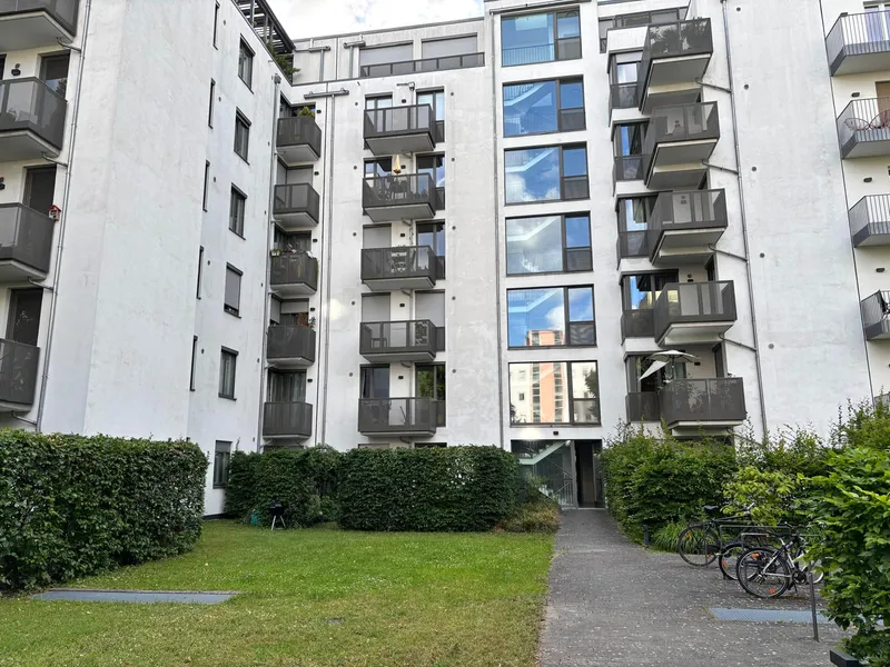 Alltagstaugliche Wohnung mit zwei Badezimmern in Wilmersdorf — photo 1
